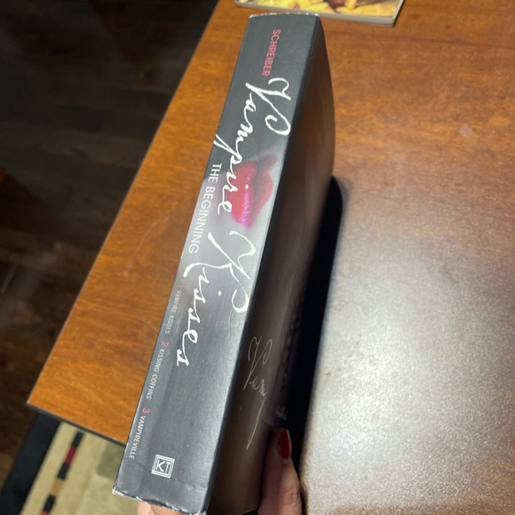 📖 Vampire Kisses: The Beginning by Ellen Schreiber (Paperback) - Picture 3 of 5